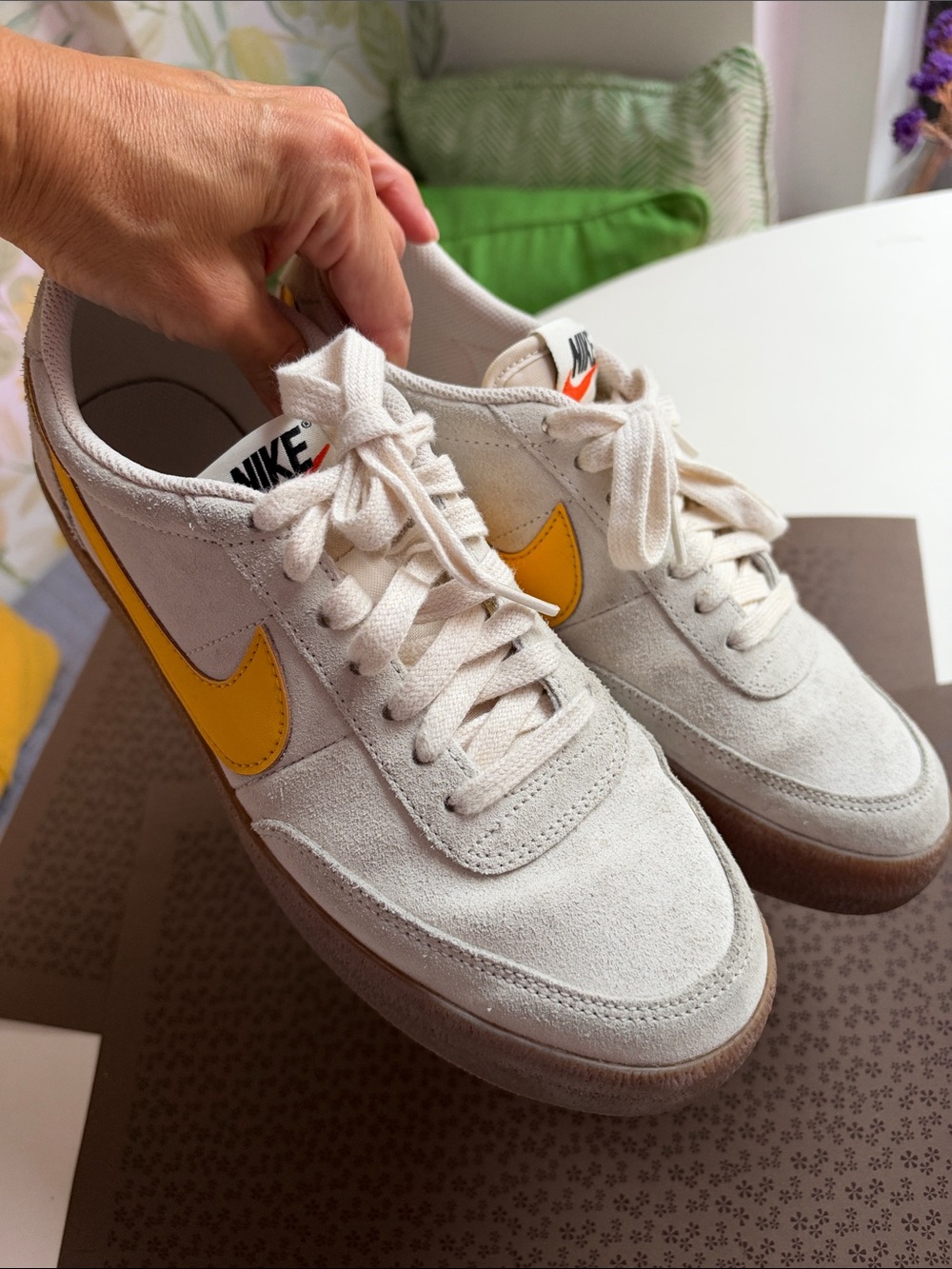 Nike Killshot 2 Leather Suede White Yellow Sneakers Women’s 8.5 Men’s 7.5